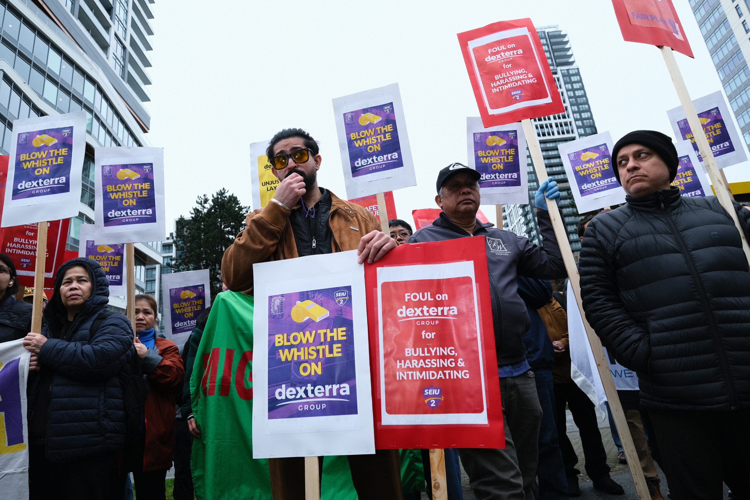 Read more about the article Community rallies in solidarity with janitorial staff at Metrotown Station