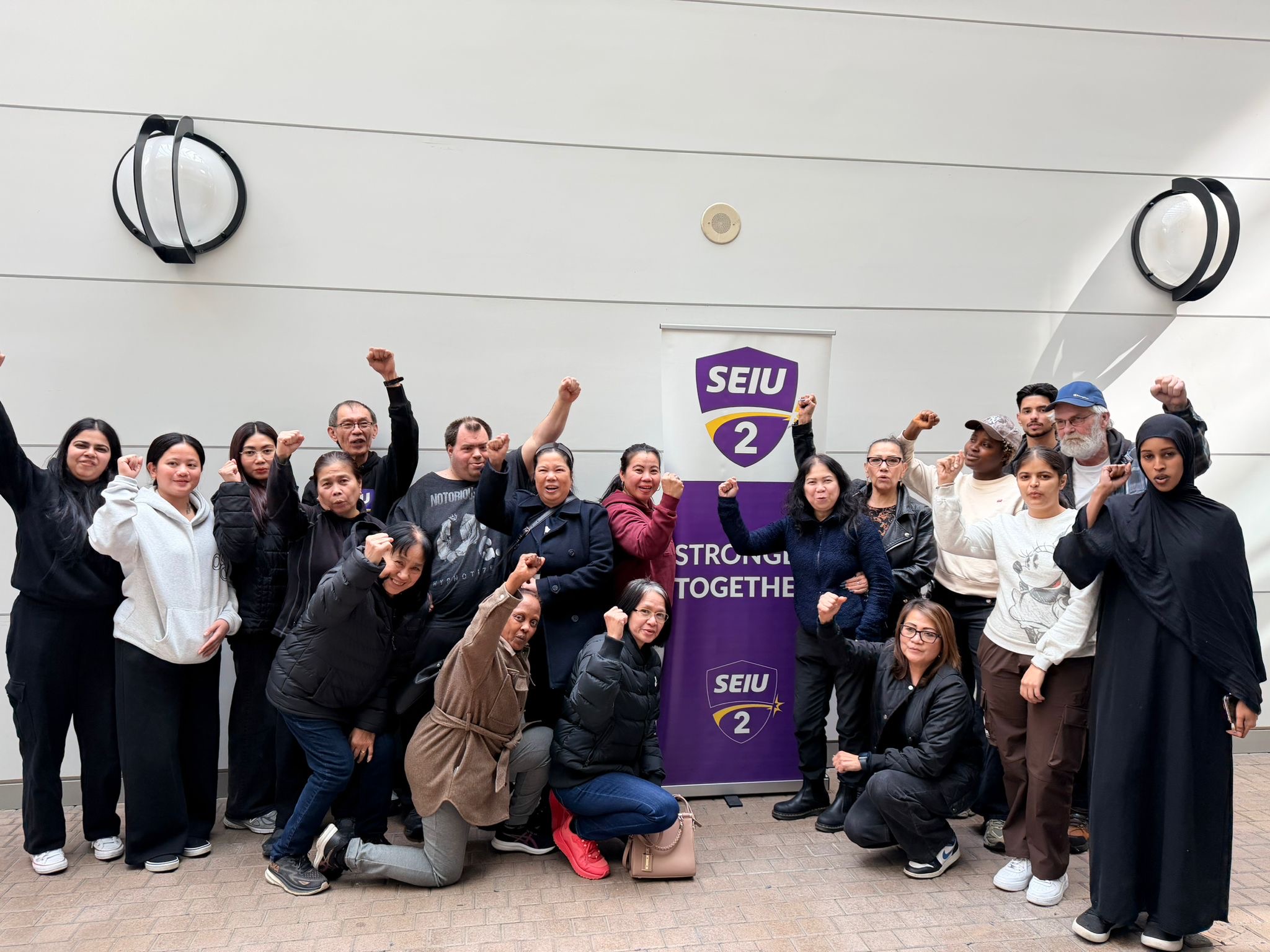 Read more about the article Dexterra cleaners across Metro Vancouver vote to strike